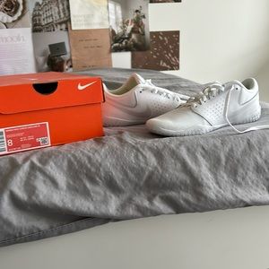 Women’s Nike Cheer Sideline IV